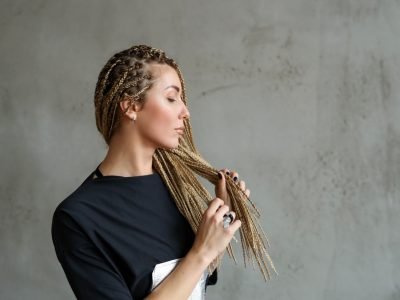 woman-with-dreadlocks-min